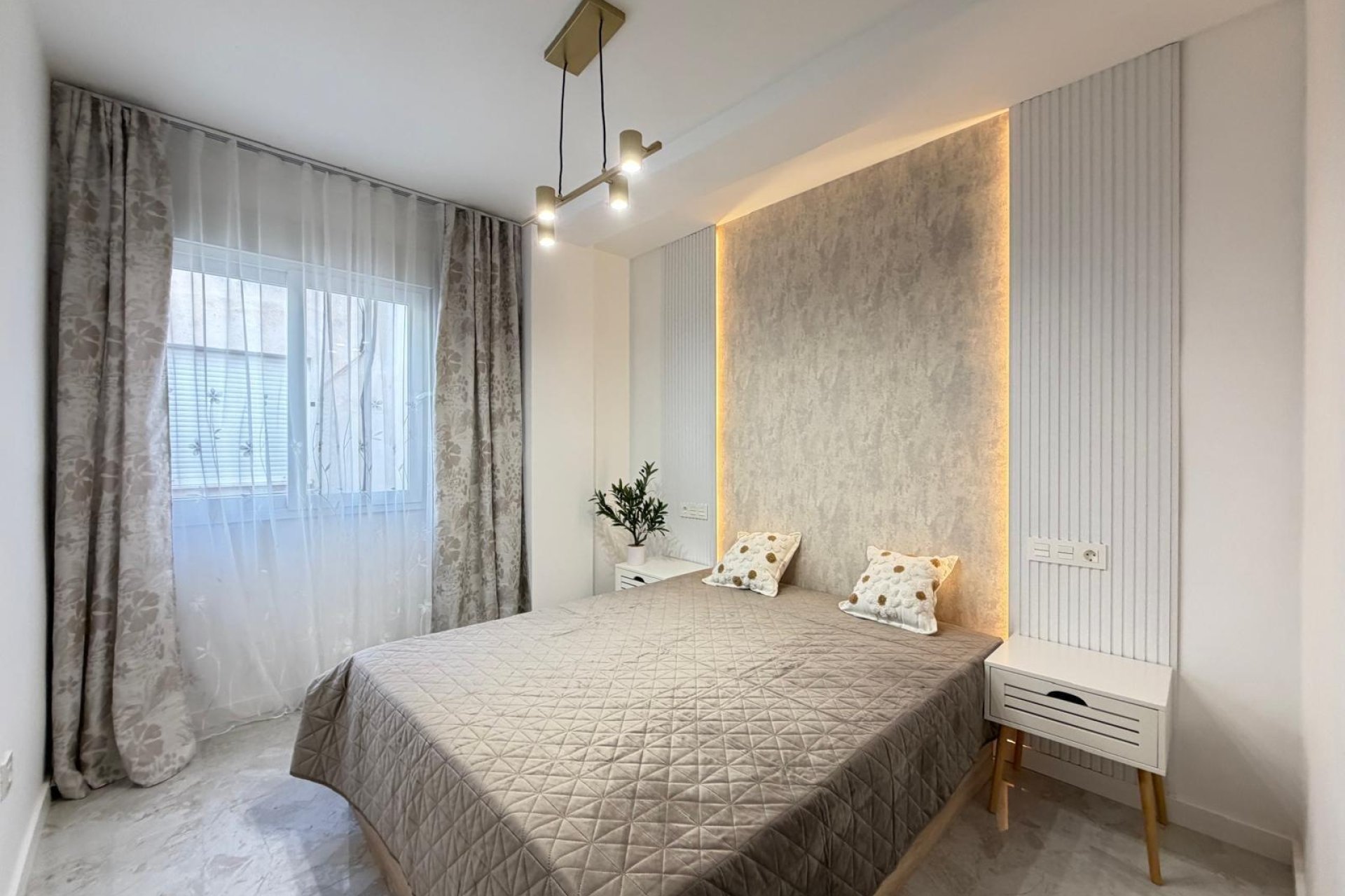 Resale - Apartment - Torrevieja - Estacion de autobuses