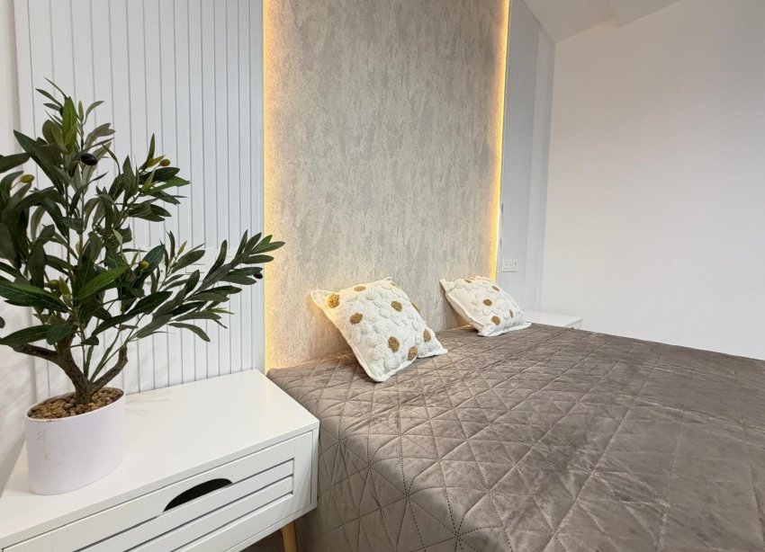 Resale - Apartment - Torrevieja - Estacion de autobuses