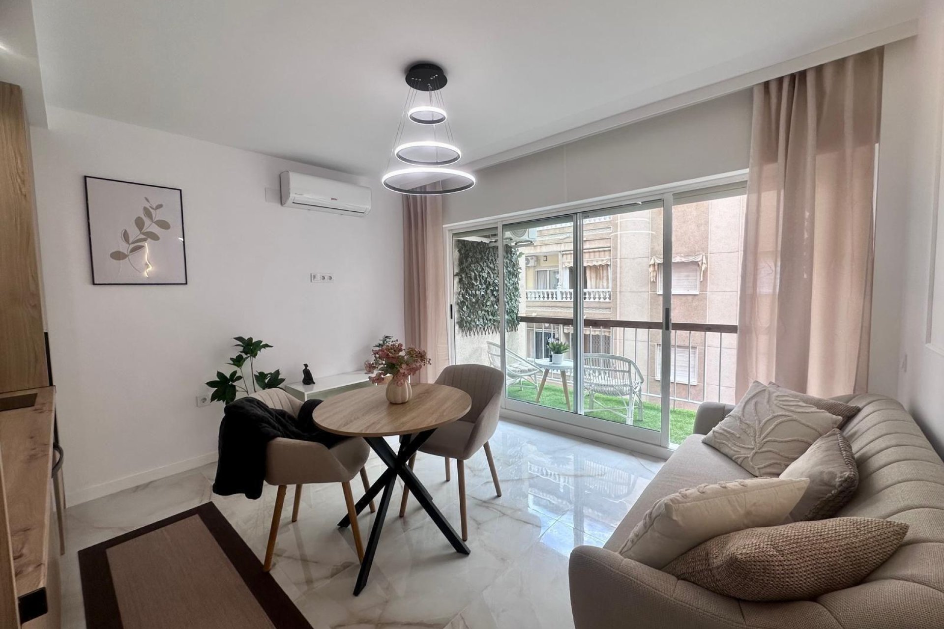 Resale - Apartment - Torrevieja - Estacion de autobuses