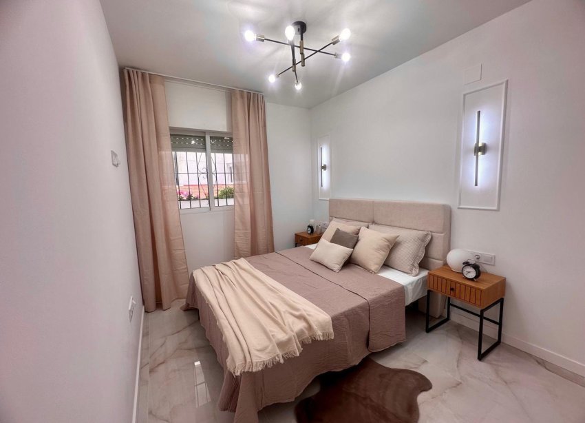 Resale - Apartment - Torrevieja - Estacion de autobuses