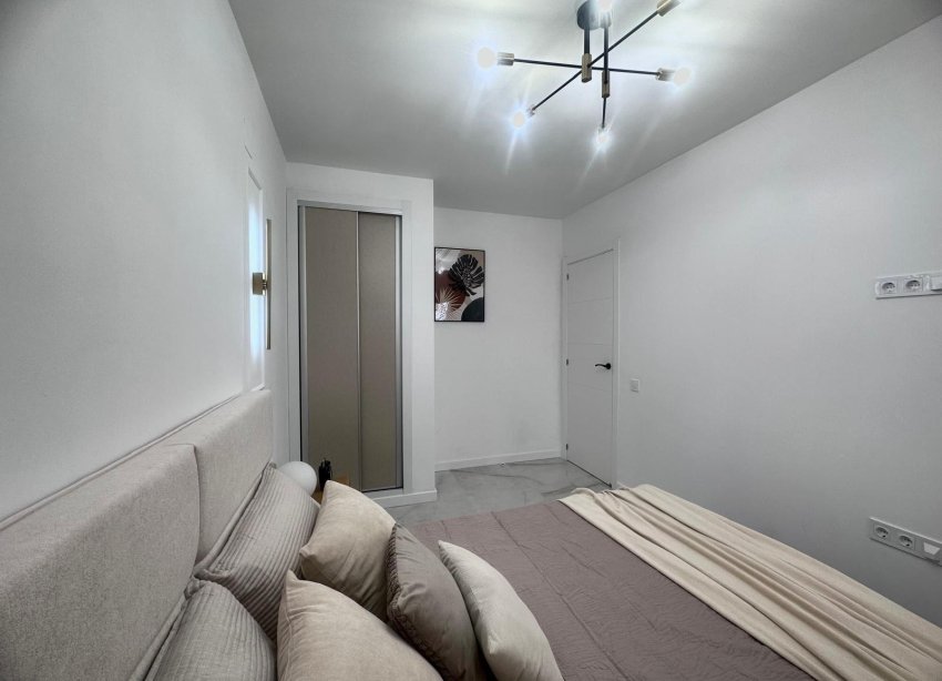 Resale - Apartment - Torrevieja - Estacion de autobuses