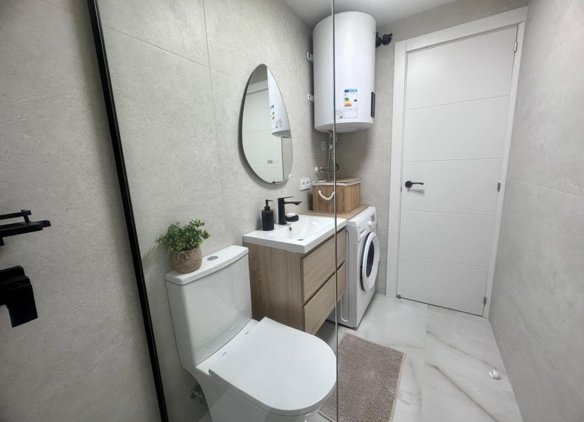 Resale - Apartment - Torrevieja - Estacion de autobuses