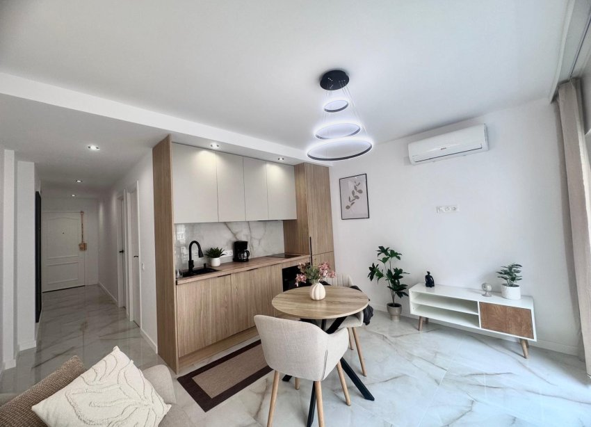 Resale - Apartment - Torrevieja - Estacion de autobuses