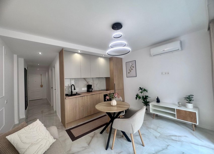 Resale - Apartment - Torrevieja - Estacion de autobuses