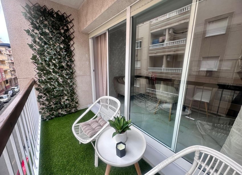 Resale - Apartment - Torrevieja - Estacion de autobuses