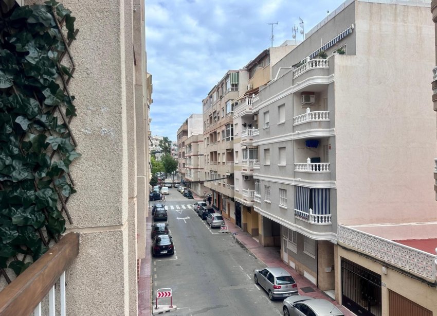 Resale - Apartment - Torrevieja - Estacion de autobuses