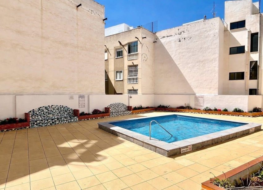 Resale - Apartment - Torrevieja - Estacion de autobuses