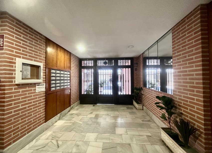 Resale - Apartment - Torrevieja - Estacion de autobuses