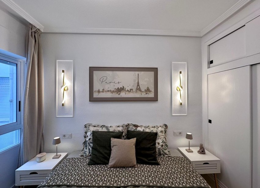 Resale - Apartment - Torrevieja - Estacion de autobuses