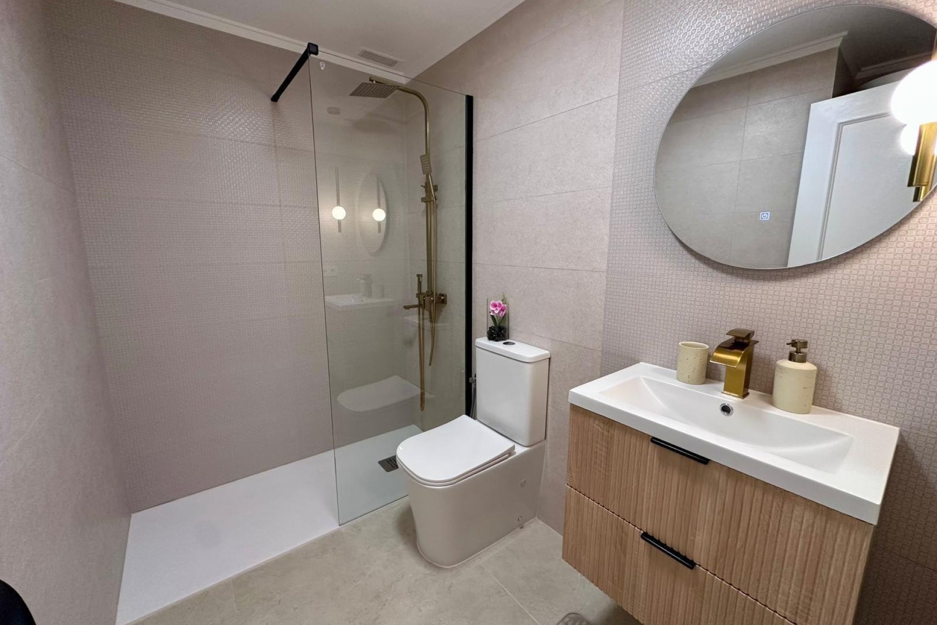 Resale - Apartment - Torrevieja - Estacion de autobuses