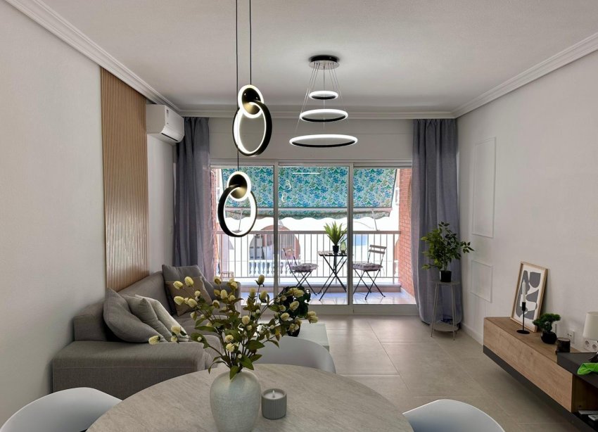 Resale - Apartment - Torrevieja - Estacion de autobuses