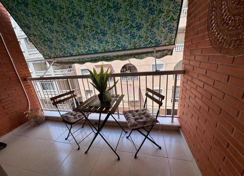Resale - Apartment - Torrevieja - Estacion de autobuses