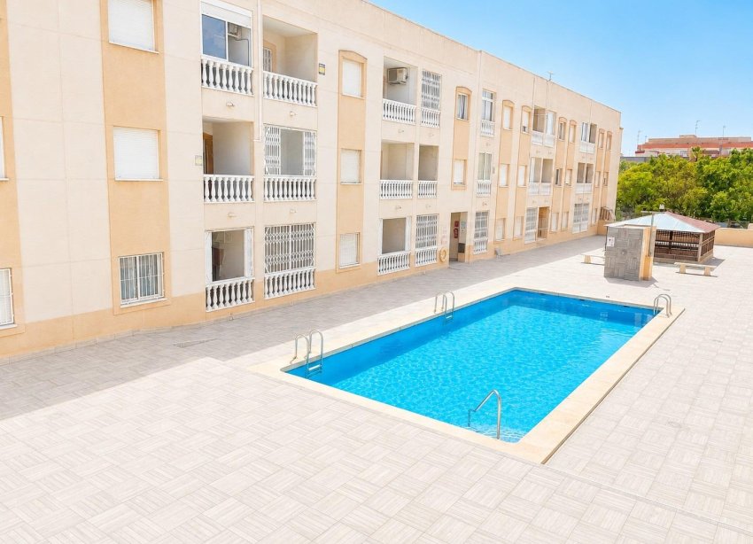 Resale - Apartment - Torrevieja - Estacion de autobuses