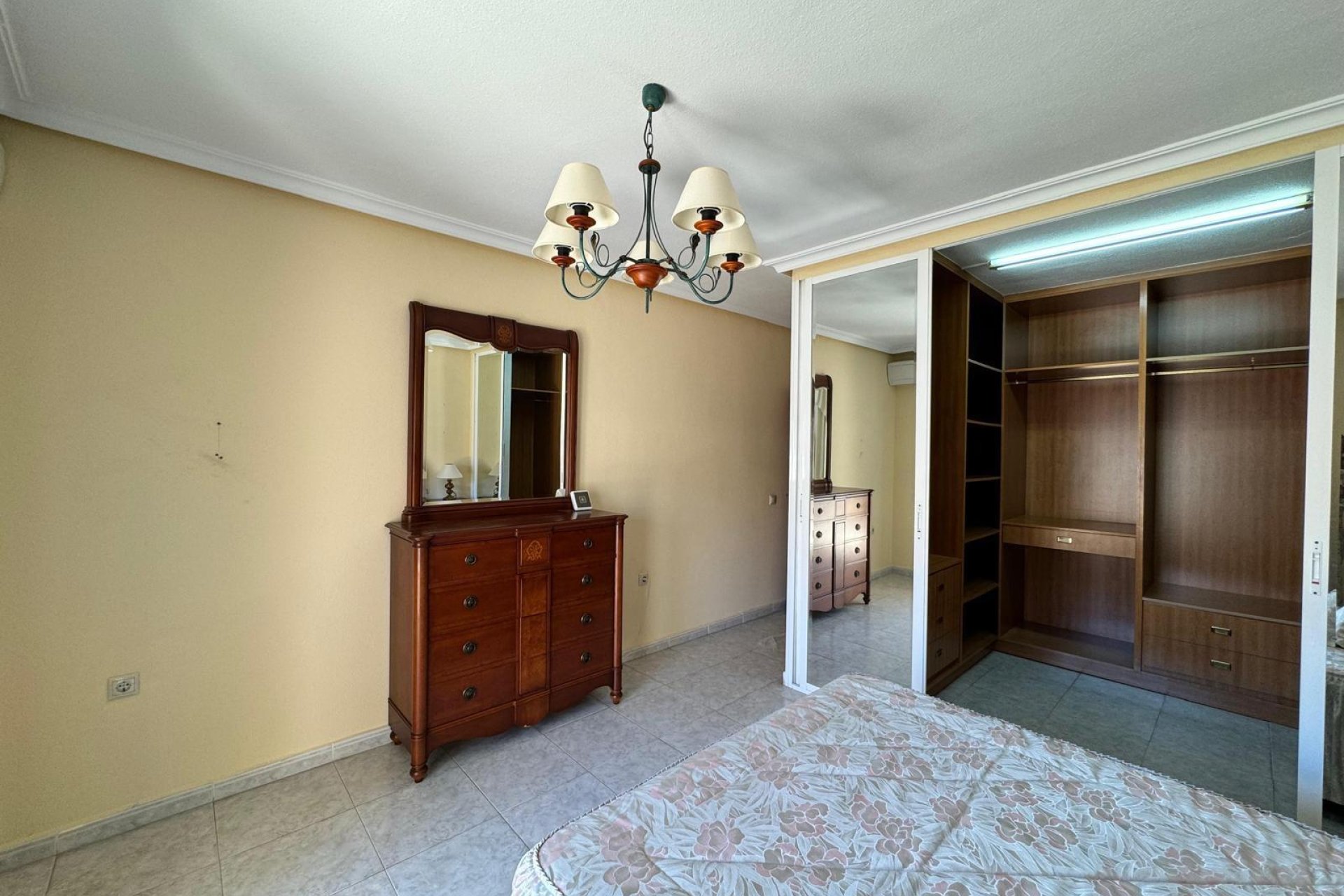 Resale - Apartment - Torrevieja - Habaneras