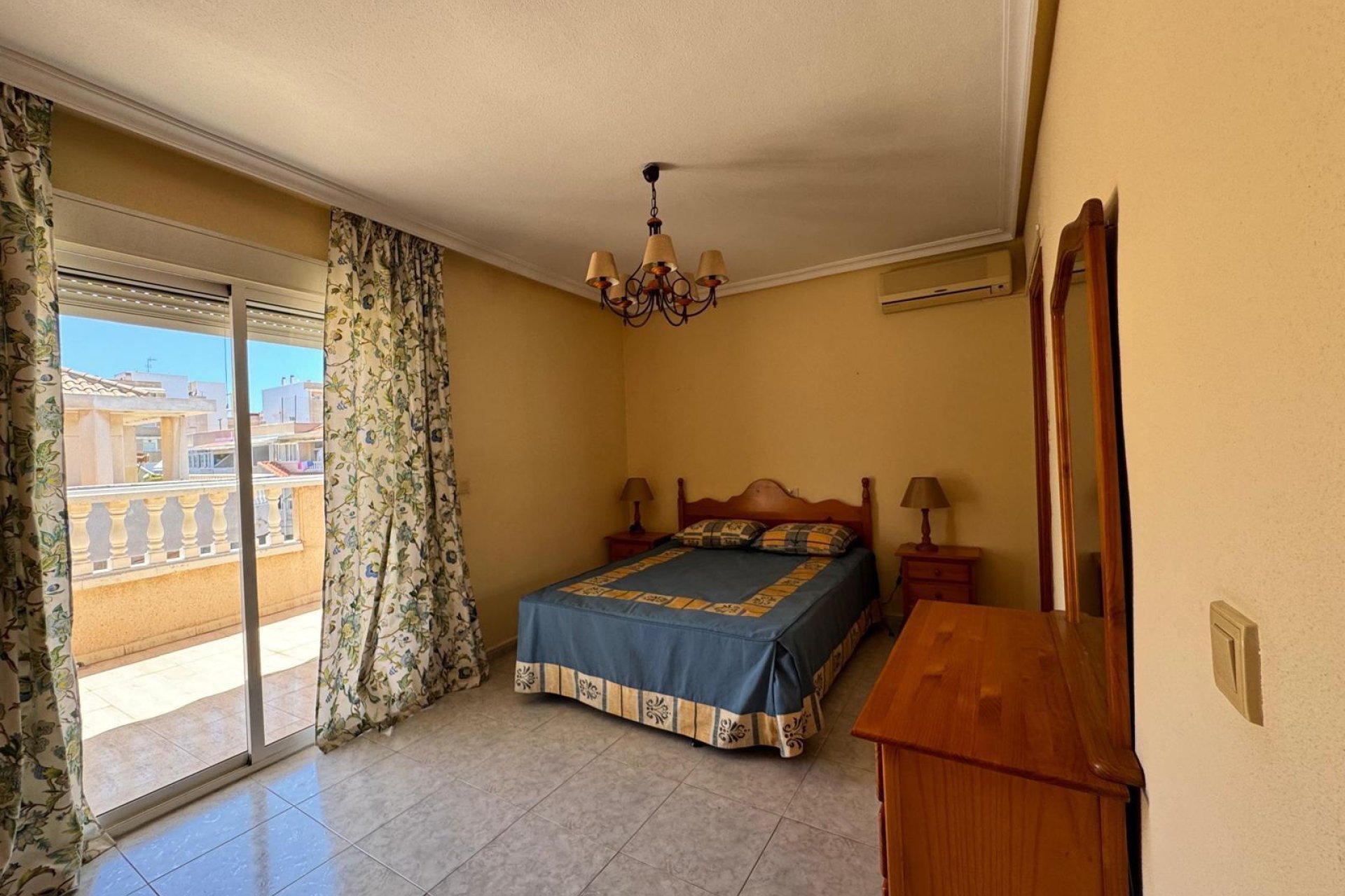 Resale - Apartment - Torrevieja - Habaneras