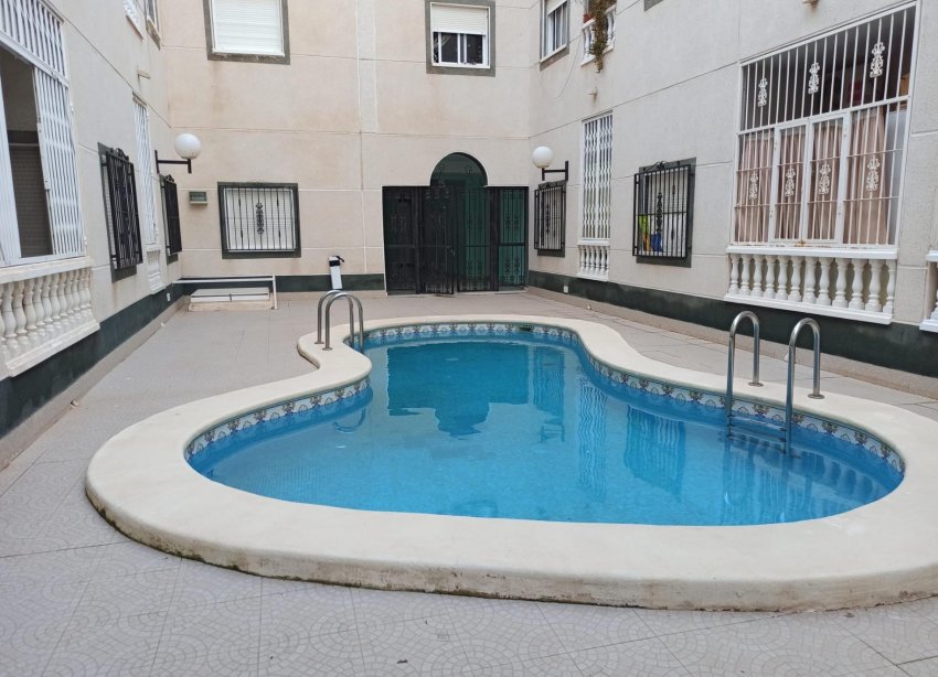 Resale - Apartment - Torrevieja - Habaneras