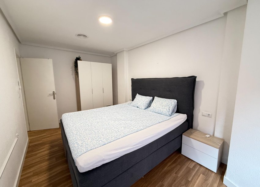 Resale - Apartment - Torrevieja - Habaneras