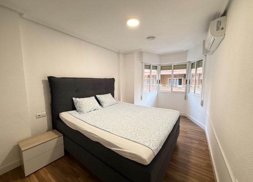 Resale - Apartment - Torrevieja - Habaneras