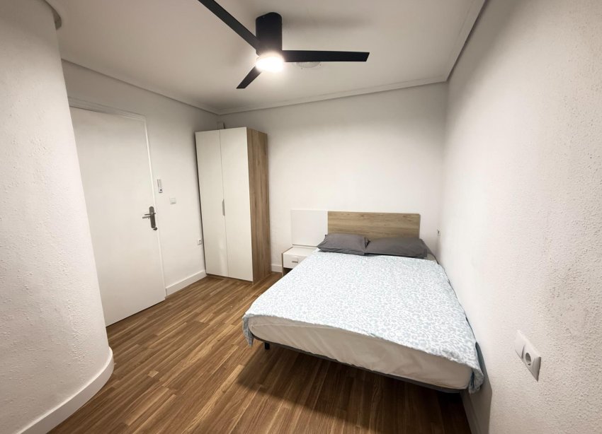 Resale - Apartment - Torrevieja - Habaneras