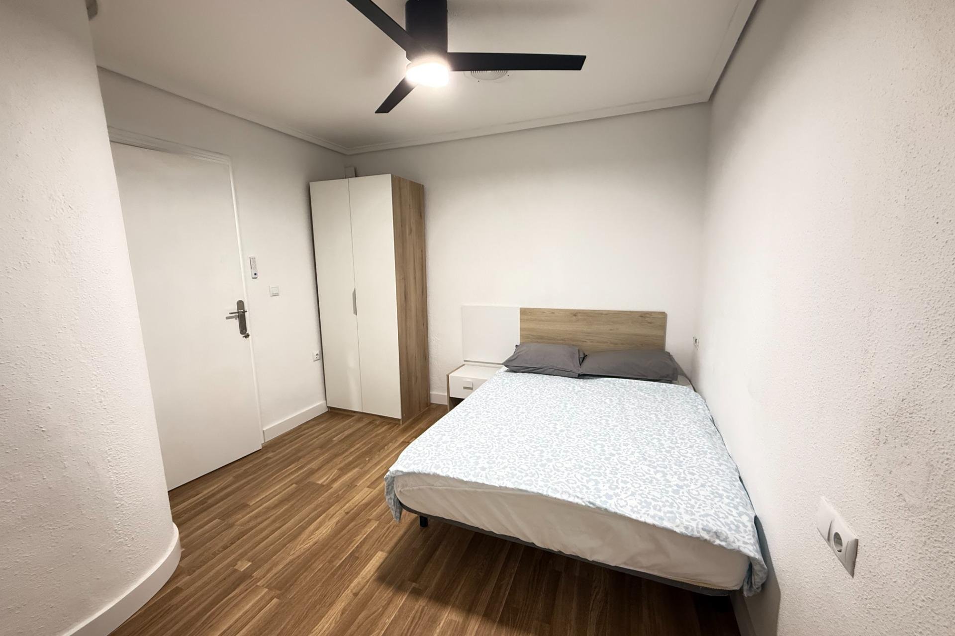 Resale - Apartment - Torrevieja - Habaneras