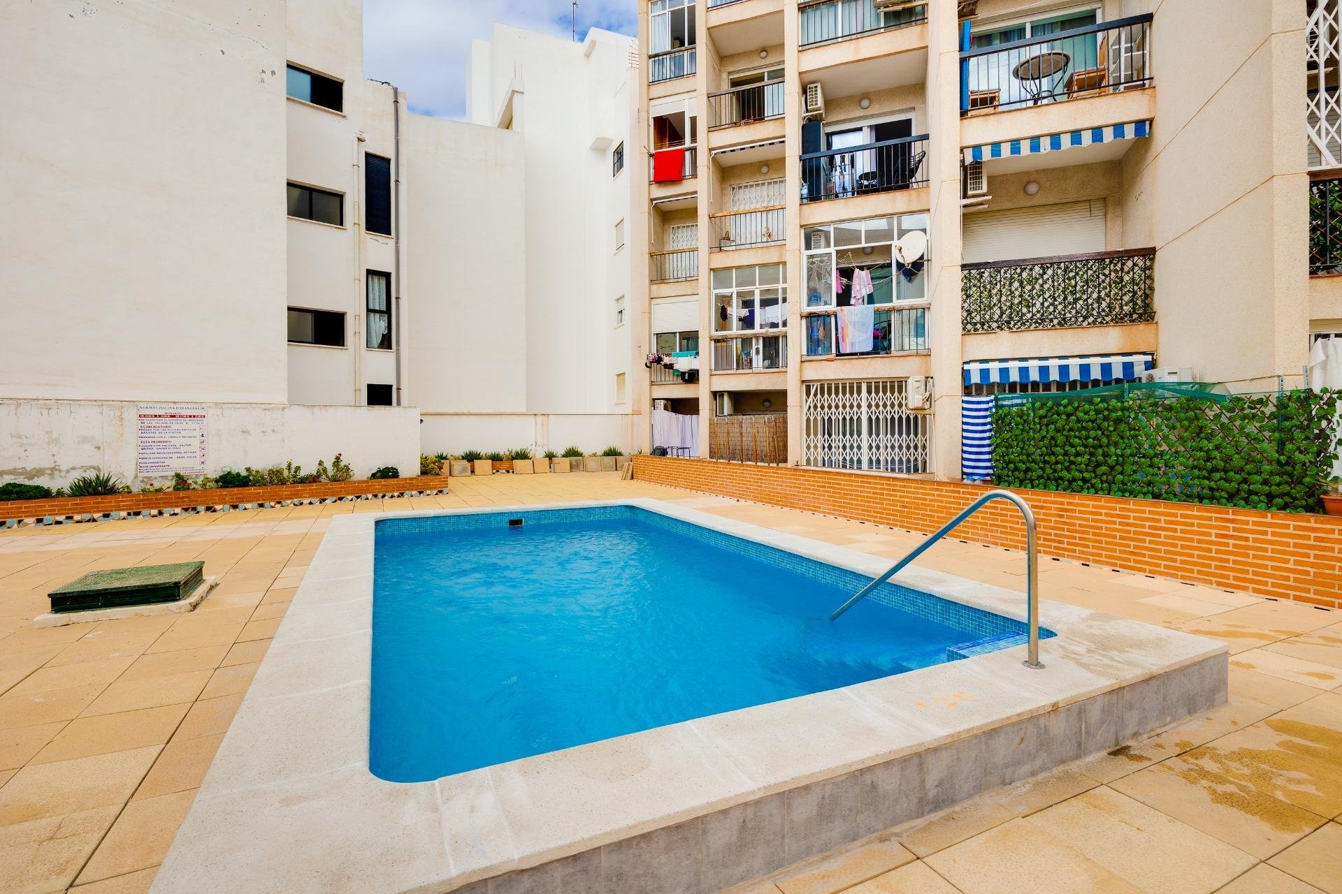 Resale - Apartment - Torrevieja - Habaneras