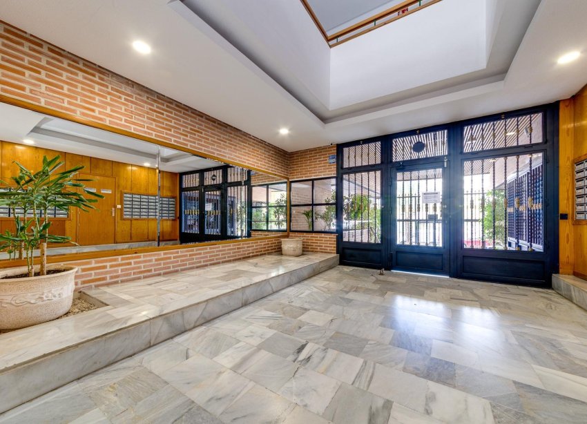 Resale - Apartment - Torrevieja - Habaneras