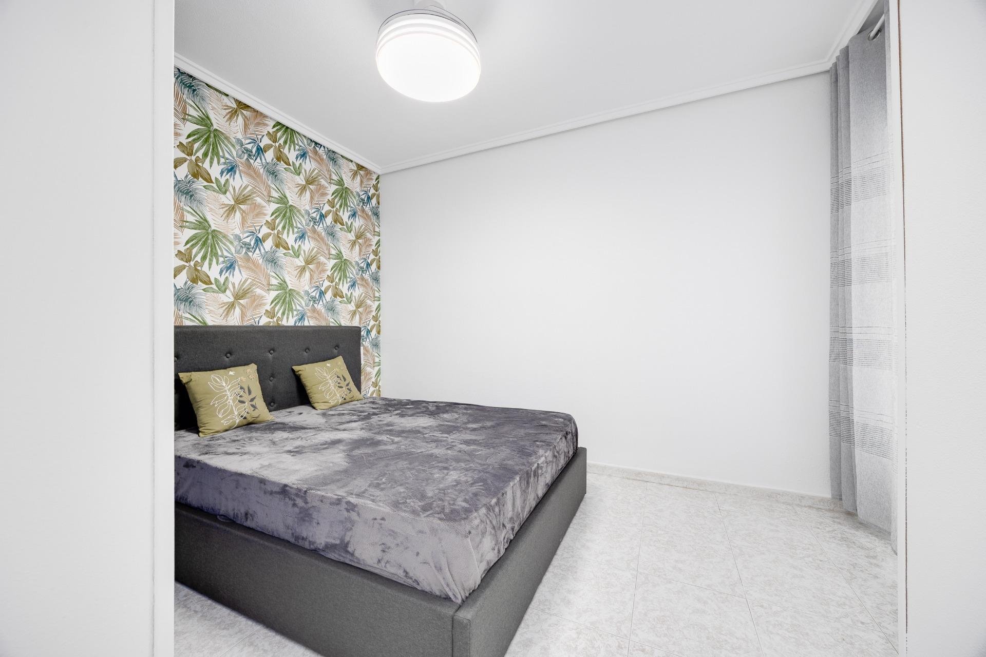 Resale - Apartment - Torrevieja - Habaneras