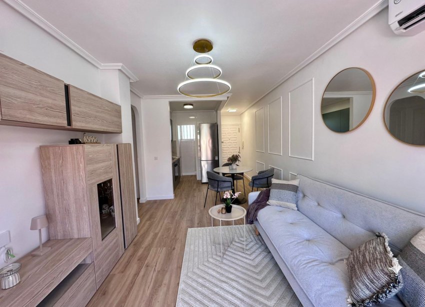 Resale - Apartment - Torrevieja - Habaneras