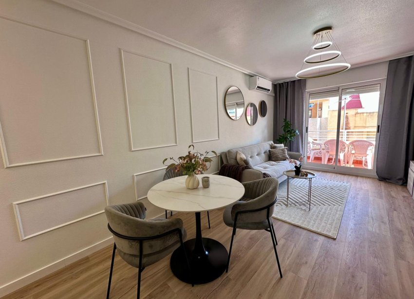 Resale - Apartment - Torrevieja - Habaneras
