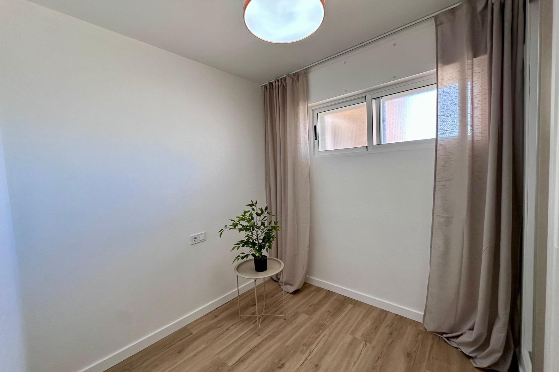 Resale - Apartment - Torrevieja - Habaneras