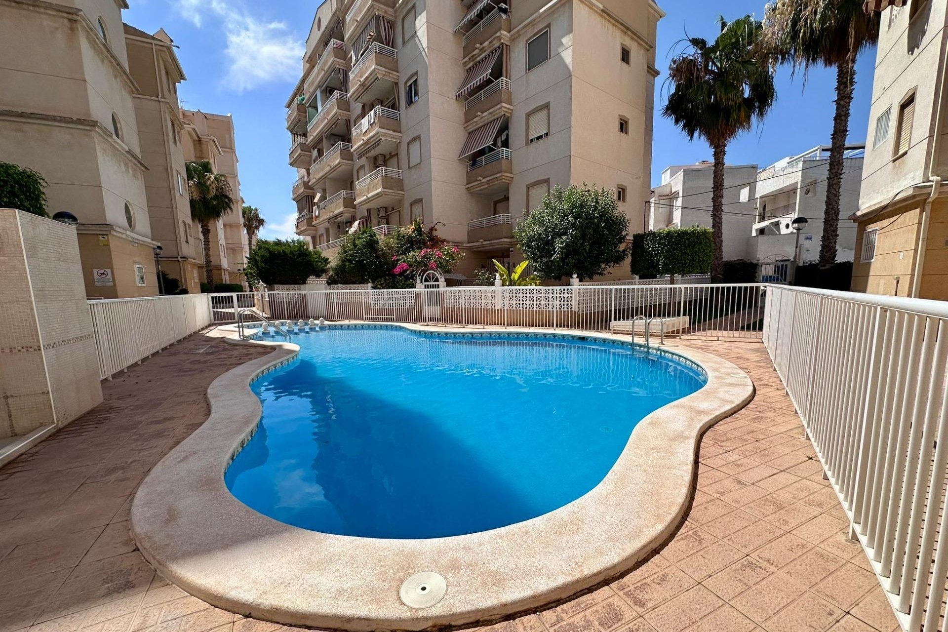 Resale - Apartment - Torrevieja - Habaneras