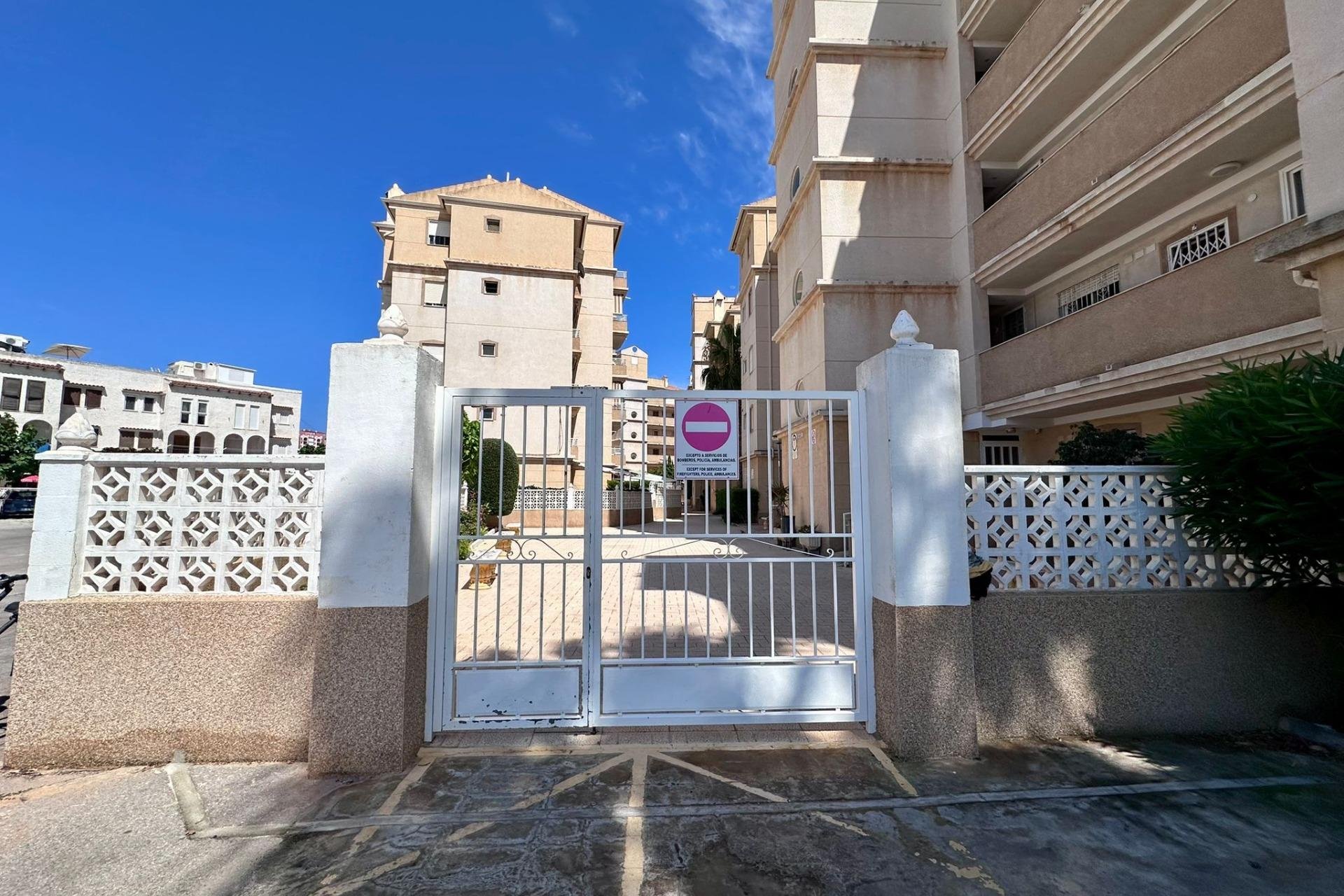 Resale - Apartment - Torrevieja - Habaneras