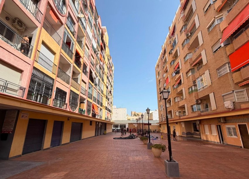 Resale - Apartment - Torrevieja - Habaneras