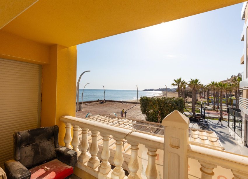 Resale - Apartment - Torrevieja - La Mata pueblo