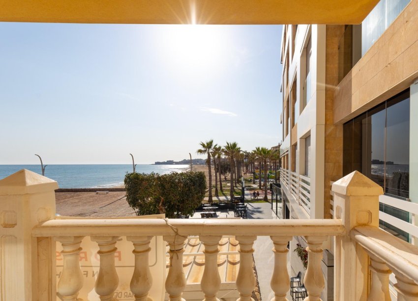 Resale - Apartment - Torrevieja - La Mata pueblo