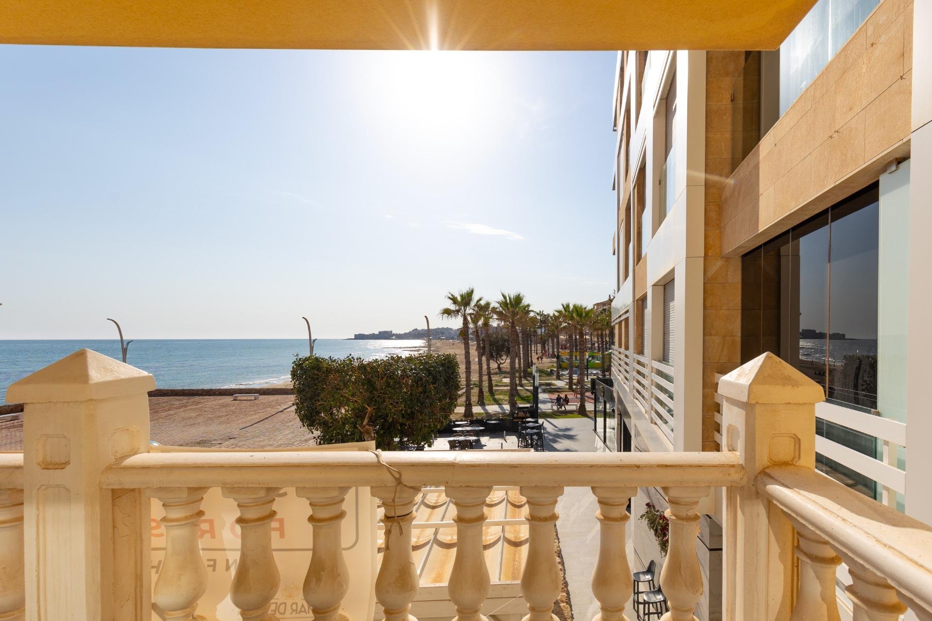 Resale - Apartment - Torrevieja - La Mata pueblo