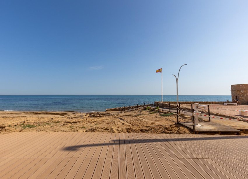 Resale - Apartment - Torrevieja - La Mata pueblo