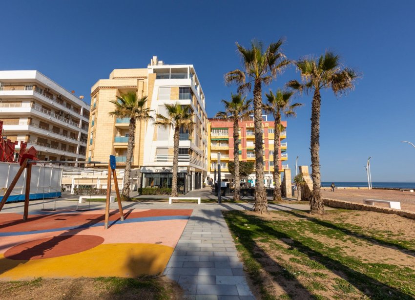 Resale - Apartment - Torrevieja - La Mata pueblo