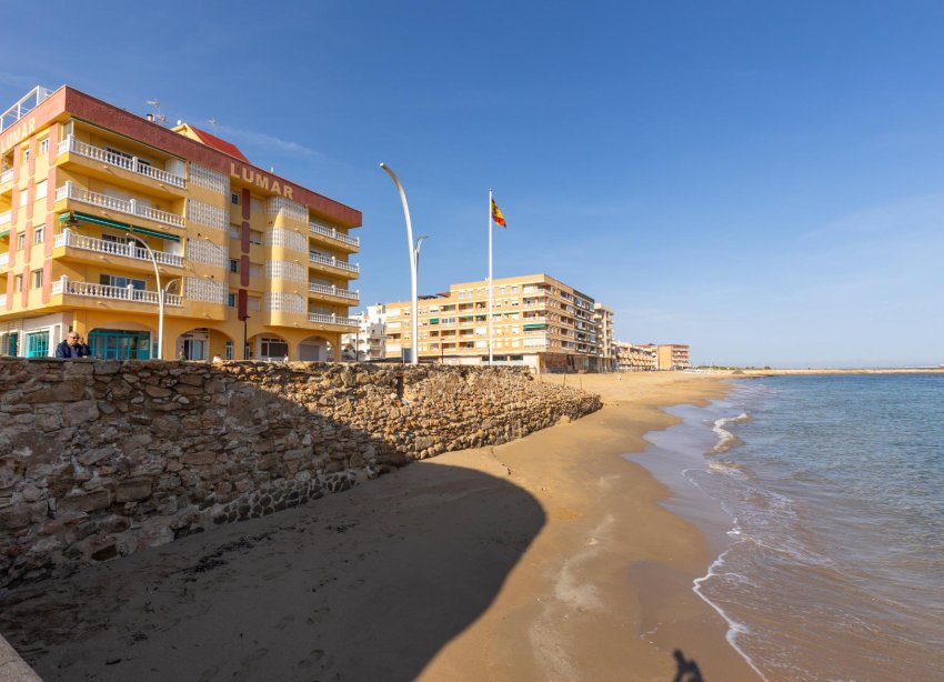 Resale - Apartment - Torrevieja - La Mata pueblo