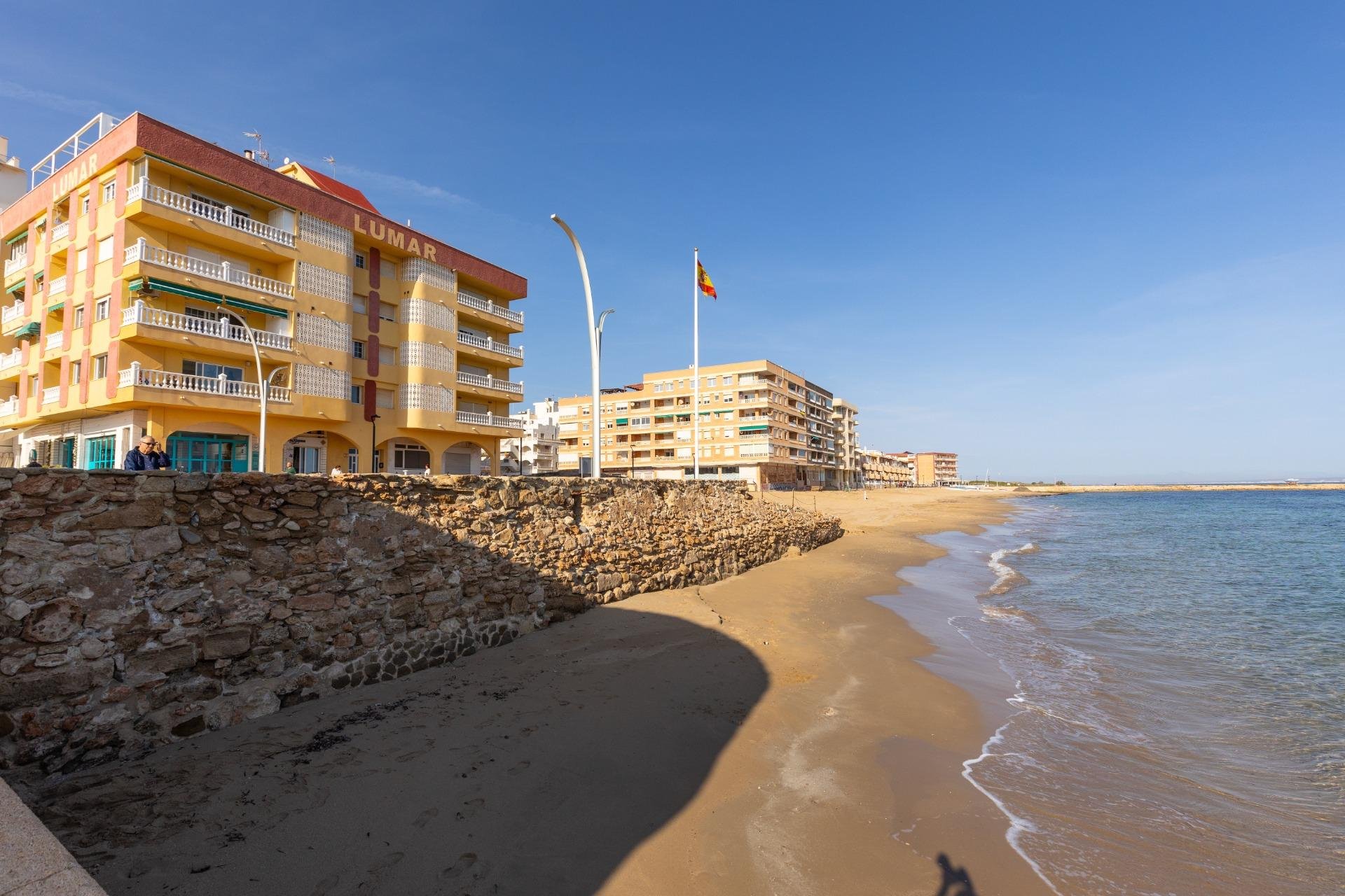 Resale - Apartment - Torrevieja - La Mata pueblo