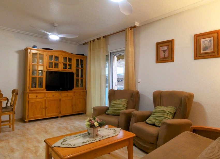 Resale - Apartment - Torrevieja - La Mata pueblo