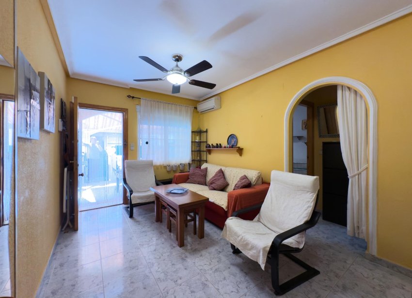 Resale - Apartment - Torrevieja - La Mata pueblo