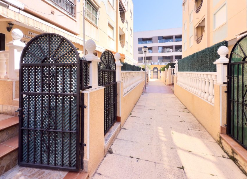 Resale - Apartment - Torrevieja - La Mata pueblo