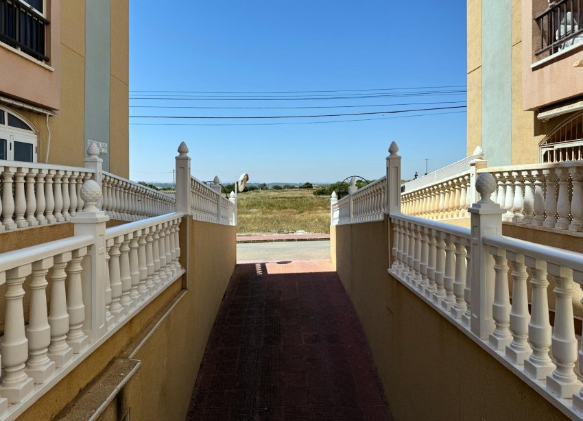 Resale - Apartment - Torrevieja - La Mata pueblo