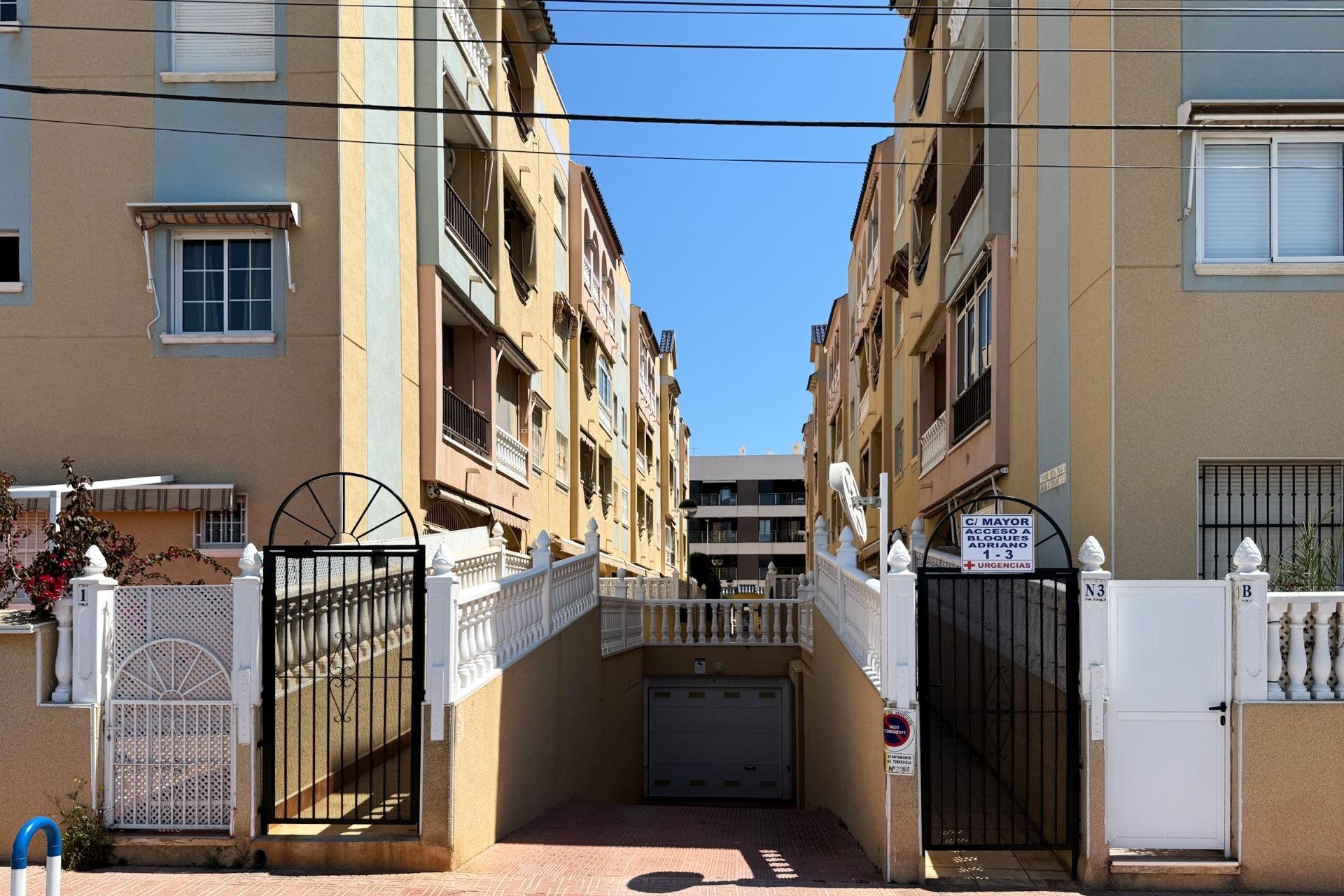 Resale - Apartment - Torrevieja - La Mata pueblo