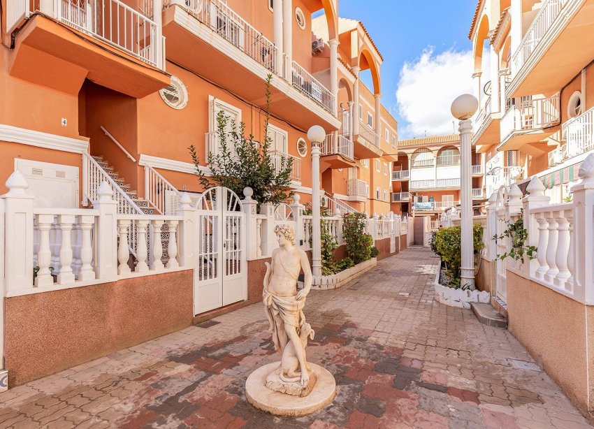 Resale - Apartment - Torrevieja - La Mata pueblo