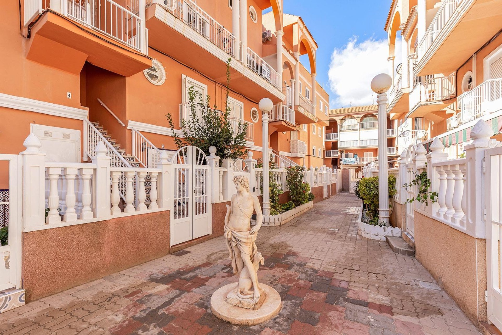 Resale - Apartment - Torrevieja - La Mata pueblo