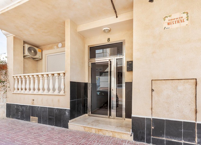 Resale - Apartment - Torrevieja - La Mata pueblo