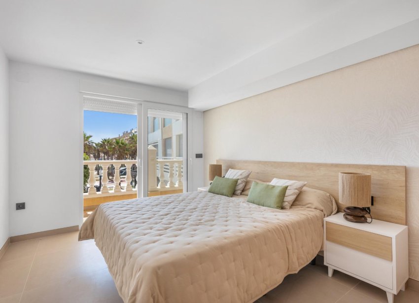 Resale - Apartment - Torrevieja - La Mata pueblo