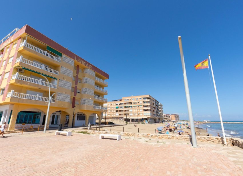 Resale - Apartment - Torrevieja - La Mata pueblo
